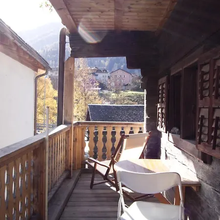 Charmant Appartement Avec Cachet De L'Ancien Bagnes Exterior foto