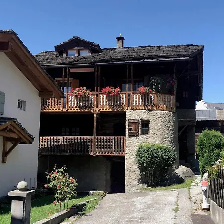 Charmant Appartement Avec Cachet De L'Ancien Bagnes Exterior foto