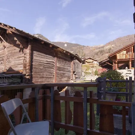 Charmant Appartement Avec Cachet De L'Ancien Bagnes Exterior foto